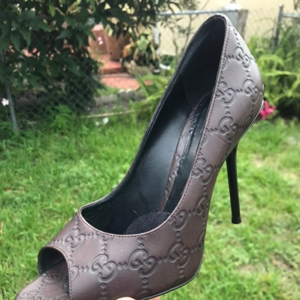 Authentic Brown Leather Gucci Heels Size 37